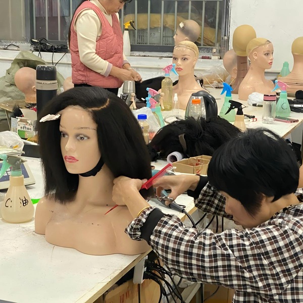 Meais&iacute;n-D&eacute;anta Vs. Wigs Hand-Ceangailte: Cearda&iacute;ocht agus Compar&aacute;id Marthanachta
