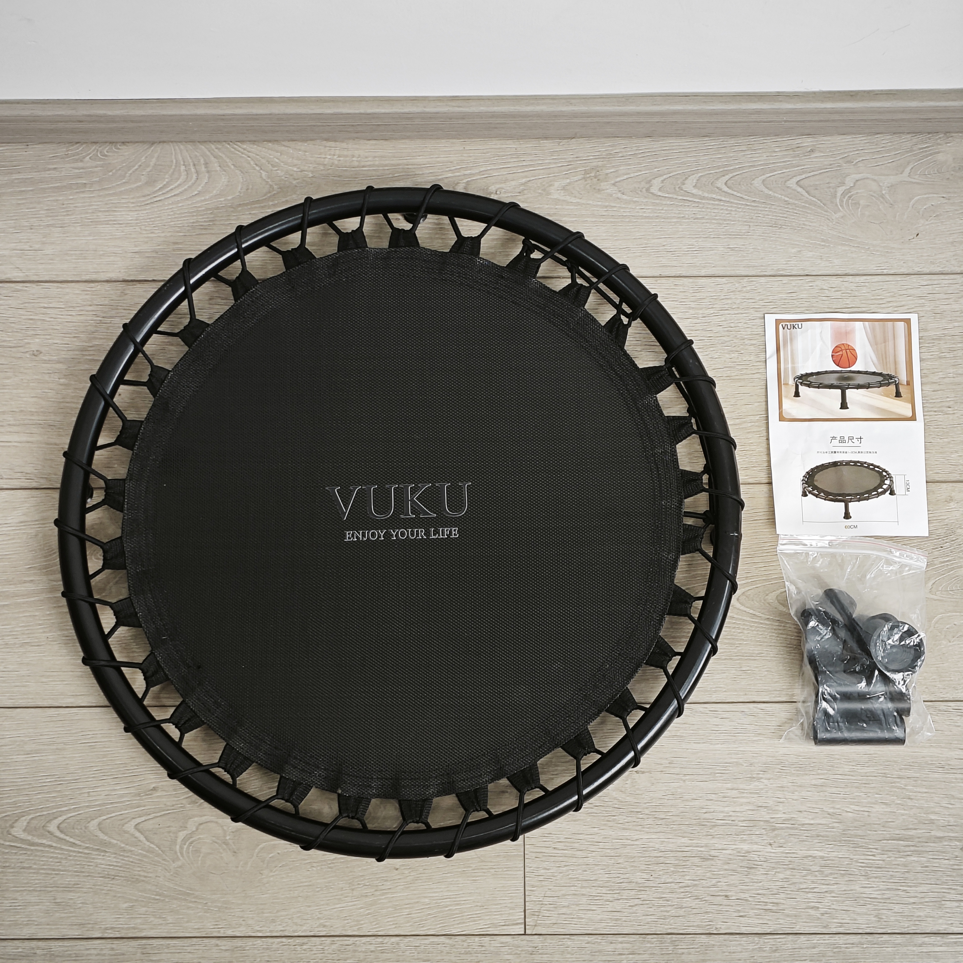 VUKU Mini trampolim de fitness dobr&aacute;vel de 25 polegadas, trampolim bungee rebounder silencioso com almofada de seguran&ccedil;a, capacidade de peso m&aacute;xima de 260 libras, equipamento de exerc&iacute;cio de treino interno ao ar livre para adultos e crian&ccedil;as