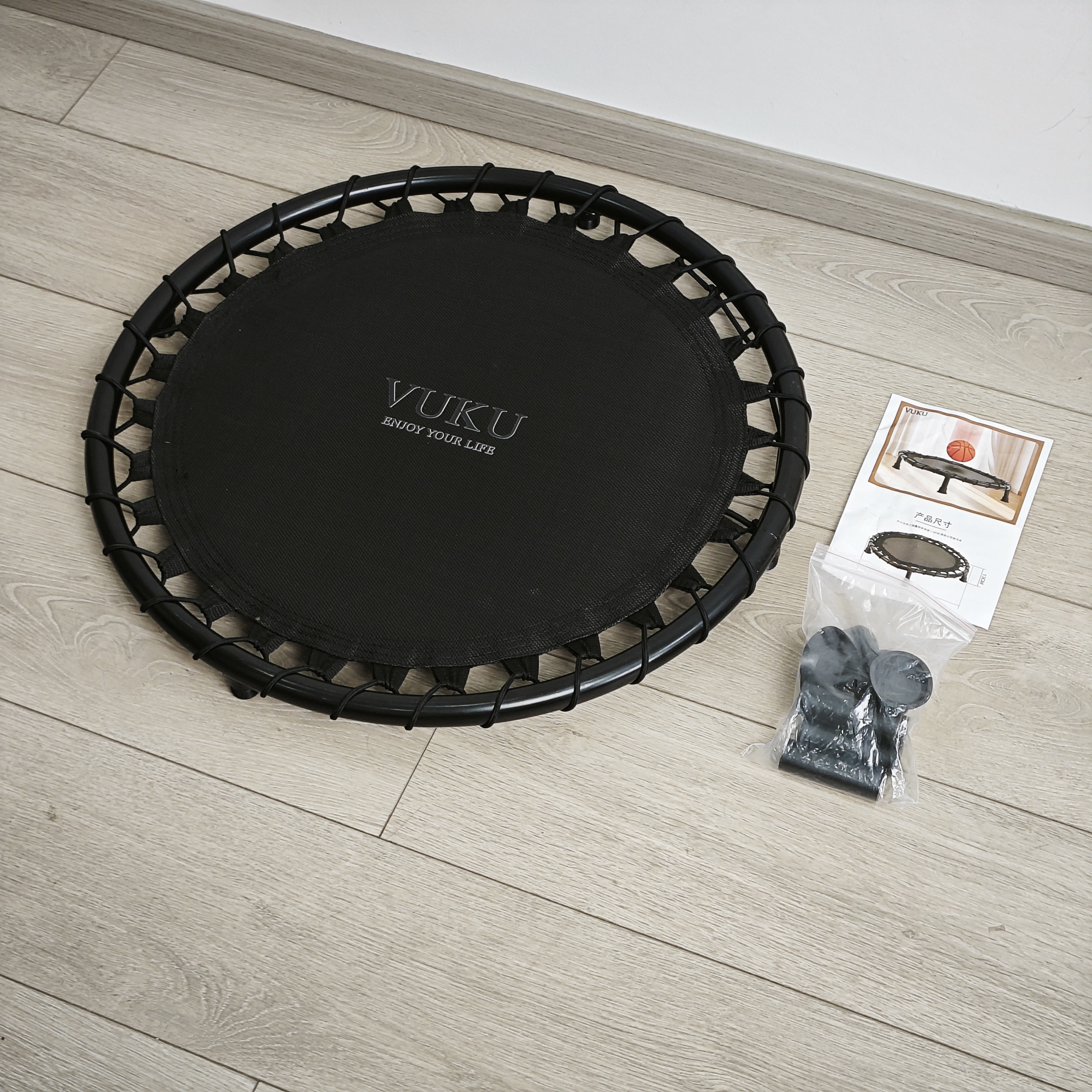 VUKU Mini trampolim de fitness dobr&aacute;vel de 25 polegadas, trampolim bungee rebounder silencioso com almofada de seguran&ccedil;a, capacidade de peso m&aacute;xima de 260 libras, equipamento de exerc&iacute;cio de treino interno ao ar livre para adultos e crian&ccedil;as